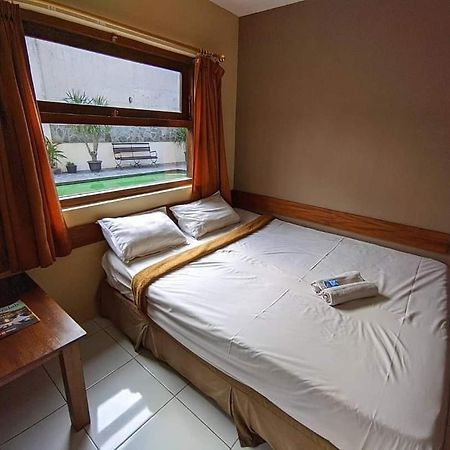 Guest House Teras Solo Syariah Exterior photo